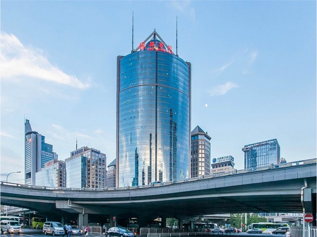 云南晋宁古滇樱花谷美图